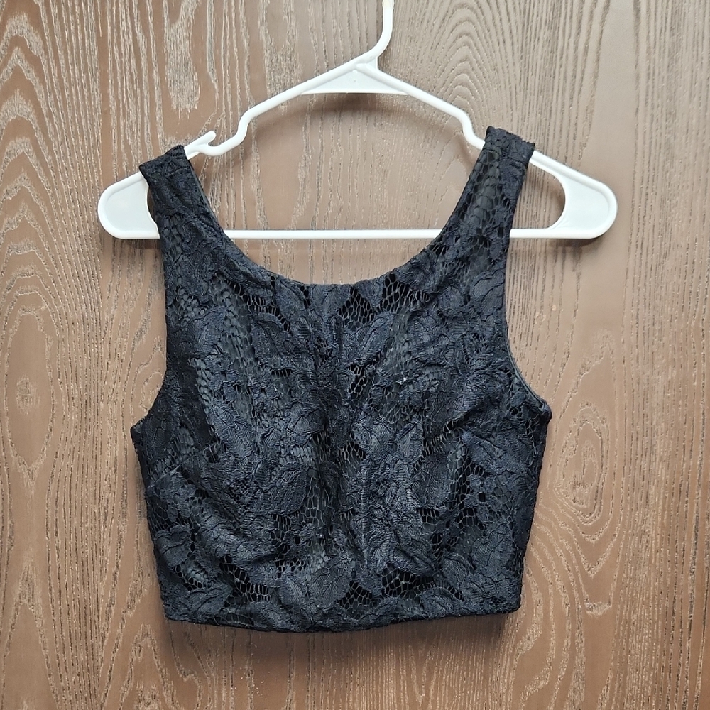 🚨2/$25 or 5/$50🚨City Triangles Black Lace Crop Top